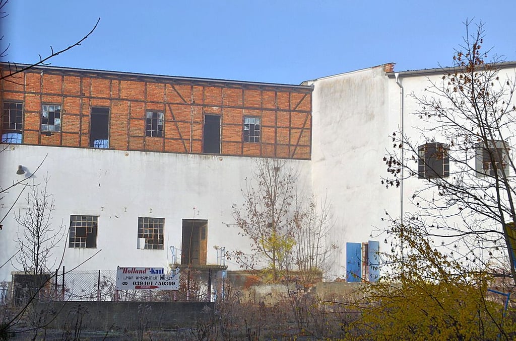 Die ehemalige Holland-Kaufhalle gehört ebenso zum Fabrikgelände und muss abgerissen werden