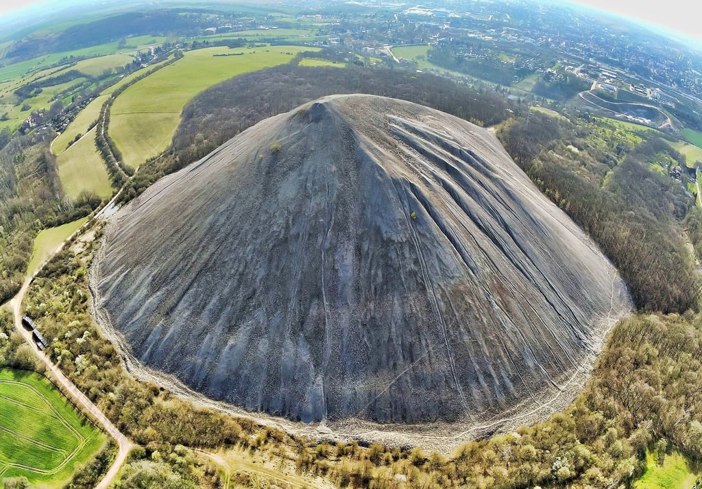 Die „Hohe Linde“ aus der Vogelperspektive. In den Landkreisen Nordhausen und Mansfeld-Südharz nehmen Großhalden 350 Hektar Fläche ein.