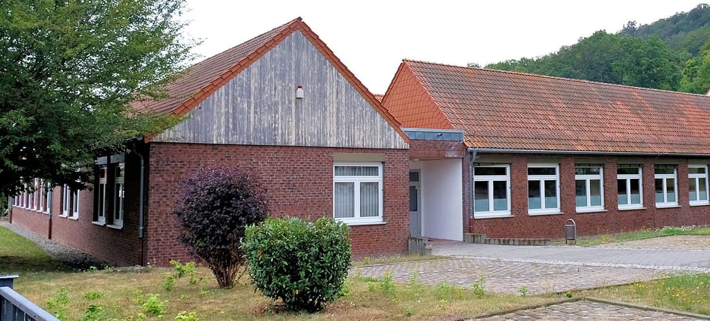 Der Flachbau des Hauses II der Sekundarschule "August Bebel" an der Heslunger Straße in Blankenburg ist seit April gesperrt.