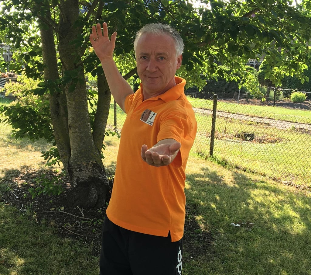 Holger Feger aus Neundorf hilft den Menschen in der Region, mit Hilfe von Qigong körperliche und psychische Stabilität zu erreichen.