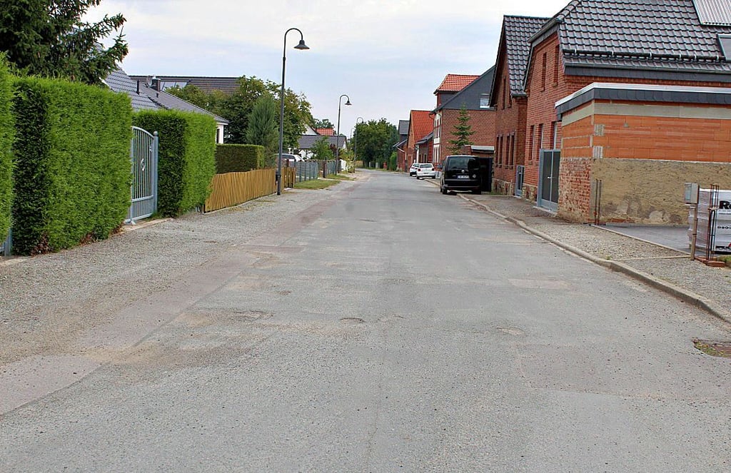 Die Anwohner des Wohngebietes Riesenfeld im Weferlingen wünschen einen Ausbau, aber keine Erschließung um jeden Preis.