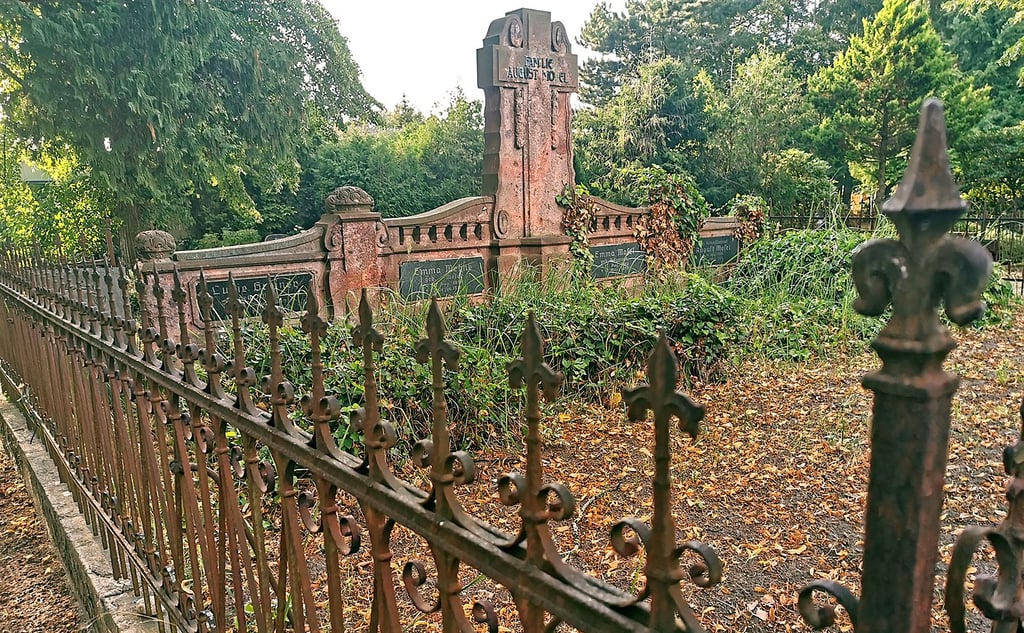 Das Familiengrab der Familie Mosel auf dem Neustädter Friedhof soll verschwinden. Die Kosten für eine dauerhafte Erhaltung sind zu hoch.