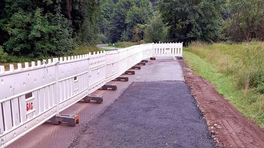 Die Straße zwischen Questenberg und Wickerode