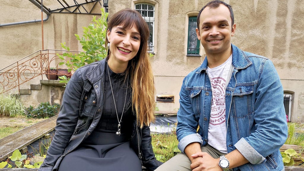 In der Oper ?La Tragédie de Carmen?, die bei den Schlossfestspielen in Wernigerode aufgeführt wird, gibt Rebekka Reister die Michaela und Ilya Lapich den Escamillo. Der Harz gefalle ihnen, berichten die Sänger. Einige der Sehenswürdigkeiten der Region haben sie sich schon angesehen und Wernigerode per Fahrrad erkundet. ?Die Stadt ist genau so, wie man sich eine deutsche Kleinstadt vorstellt?, lautet das Fazit von Lapich.