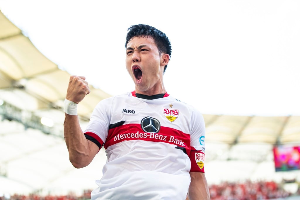 Stuttgarts Wataru Endo bejubelt seinen Führungstreffer gegen Fürth.