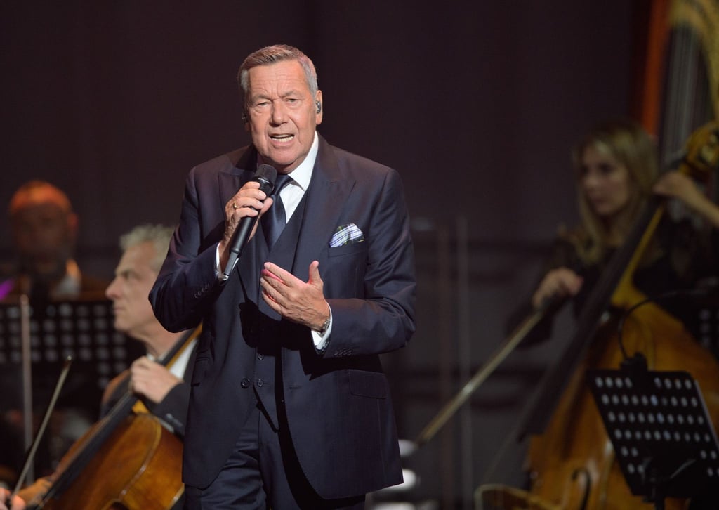 Roland Kaiser singt in der Metropolis-Halle zum Festakt zum 30. Jahrestag der Deutschen Einheit.