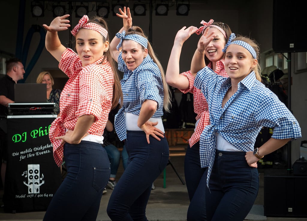 Wenn die Showtanzformation O'Blue auftritt, ist ein optischer Augenschmaus garantiert. Die bis ins Detail durchchoreografierten Tänze begeisterten nicht zum ersten Mal die Gäste beim Prödler Dorffest.