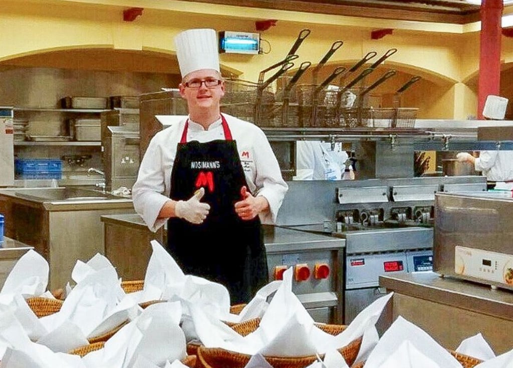 Kocheinsatz in der Küche des Buckingham-Palastes.