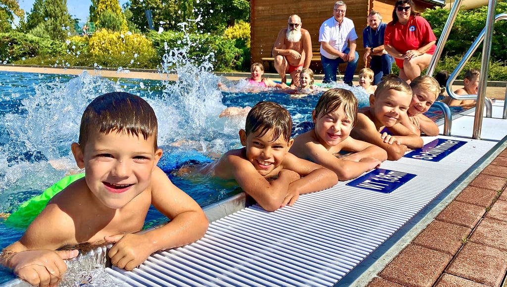 Im Sommercamp galt es, den im ganzen Jahr ausgefallenen Schwimmunterricht nachzuholen. Dabei kam der Spaß nicht zu kurz.