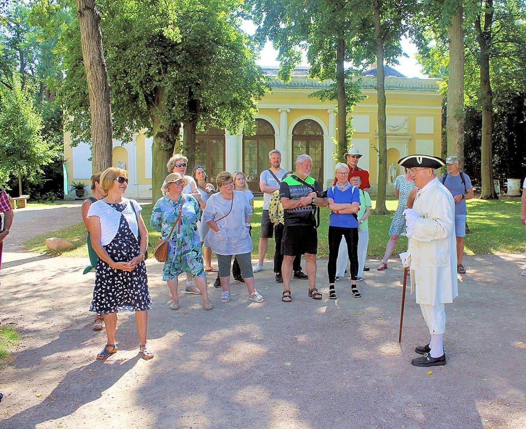 Kostümführug durch den Wörlitzer Park: Zum Gartenreichtag verkörperte Ralf Heintze Fürst Franz.