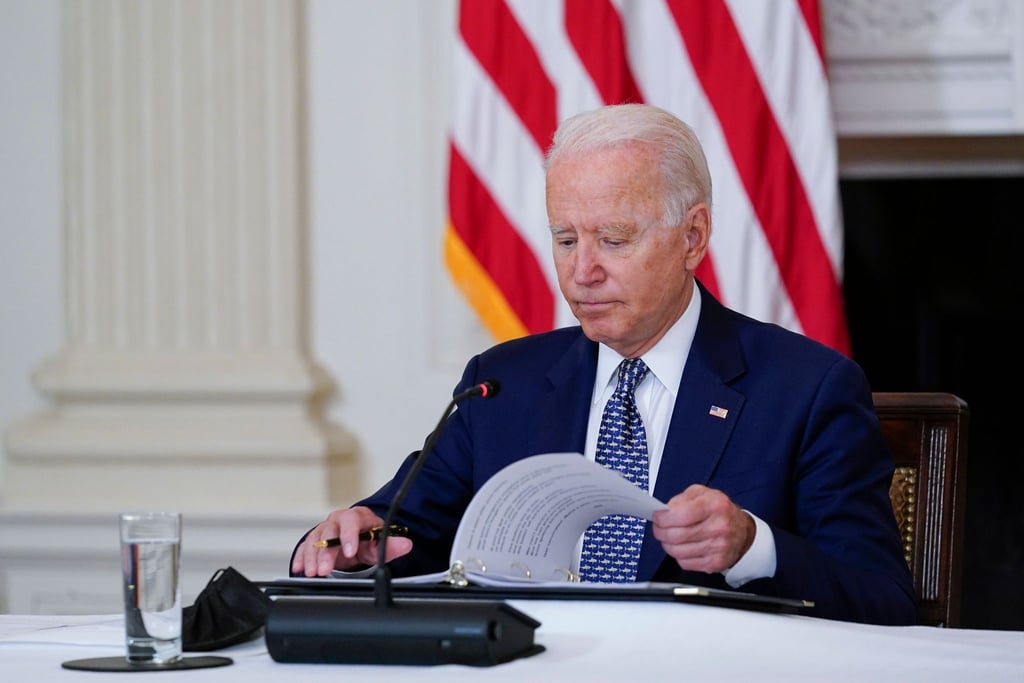 Joe Biden während eines Briefings im State Dining Room des Weißen Hauses.