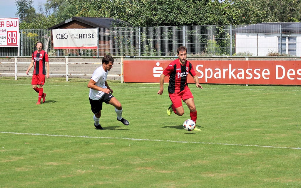 Marc Dauter (re.) spielte am Sonntag in Dessau auffällig.