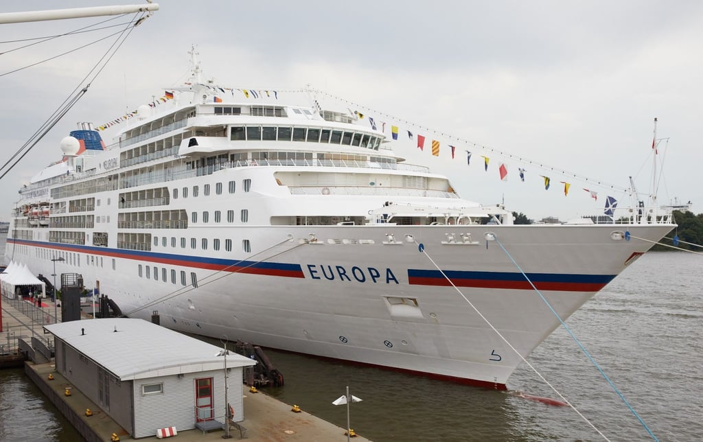 Das Kreuzfahrtschiff MS Europa im Hamburger Hafen (Archivbild).