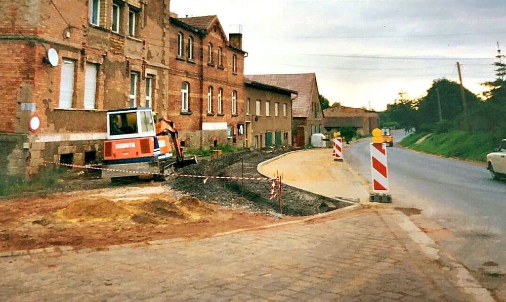 Vor und nach der Wende wurden in Ritterode und Meisberg viele Häuser und Straßen saniert. Vor allem im Rahmen der Dorferneuerung sind Ende der 90er Jahren viele Abschnitte neu gemacht worden. Der Spielplatz in Meisberg wurde 1993 eingeweiht (Bild unten).