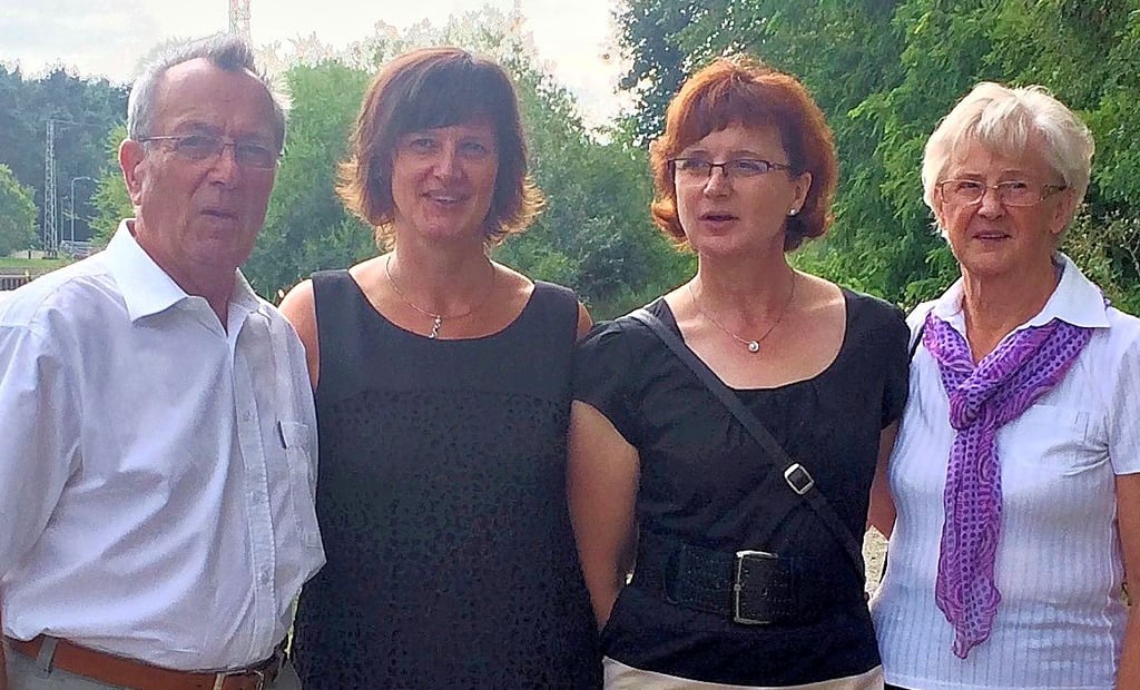 Christel und Horst Sorge aus Gardelegen, hier mit ihren Töchtern Beatrix Oesterreich (links) und Antje Meyer, feiern am 18. August ihre diamantene Hochzeit.