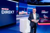 Moderator Jan Hofer steht im Studio der Nachrichtensendung „RTL Direkt“.