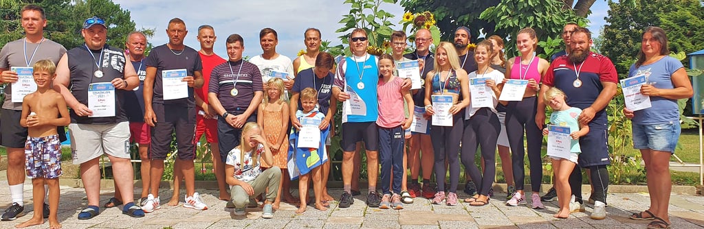 Bei schönstem Wetter und bester Laune haben sich die Eilenstedter und ihre Gäste beim fairen Wettbewerb im Schwimmen, Radfahren und Laufen gemessen. Der Triathlon war nur einer von einer ganzen Reihe an Höhepunkten, zu denen der Förderverein am Familienwochenende eingeladen hatte. Die Wettkämpfe der Kinder fanden bereits am Vortag statt.
