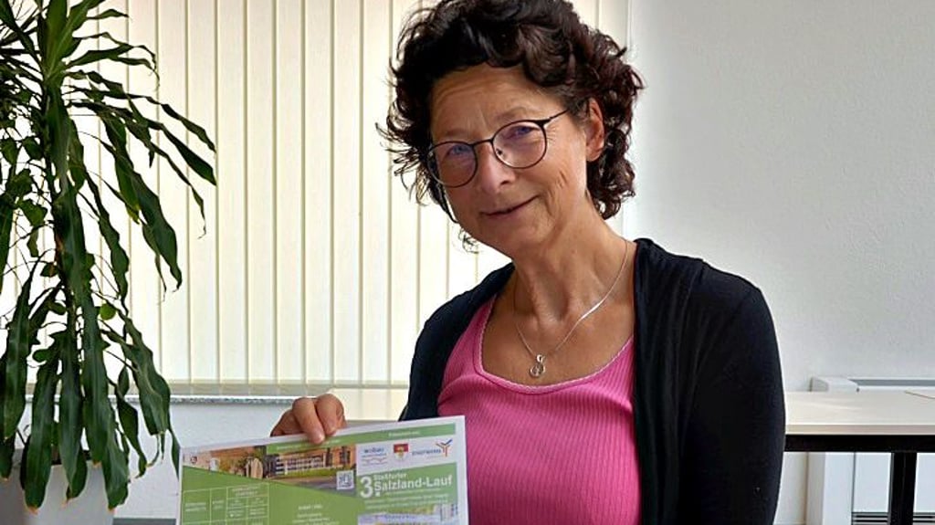 Sabine Börner und die Sportler verteilen zur Zeit Flyer.