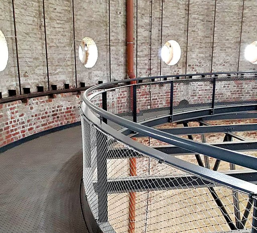 Die neue Brücke samt Geländer und Handlauf ist fertig.