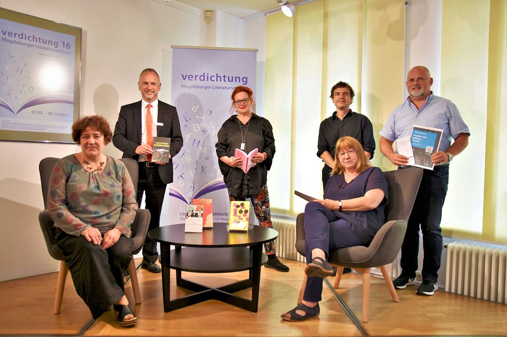 Zum Presseterim kamen am Mittwoch Vertreter der Kultureinrichtungen, der Stadt sowie die Sponsoren im Literaturhaus, dem Dreh- und Angelpunkt derMagdeburger Literaturwochen, zusammen.