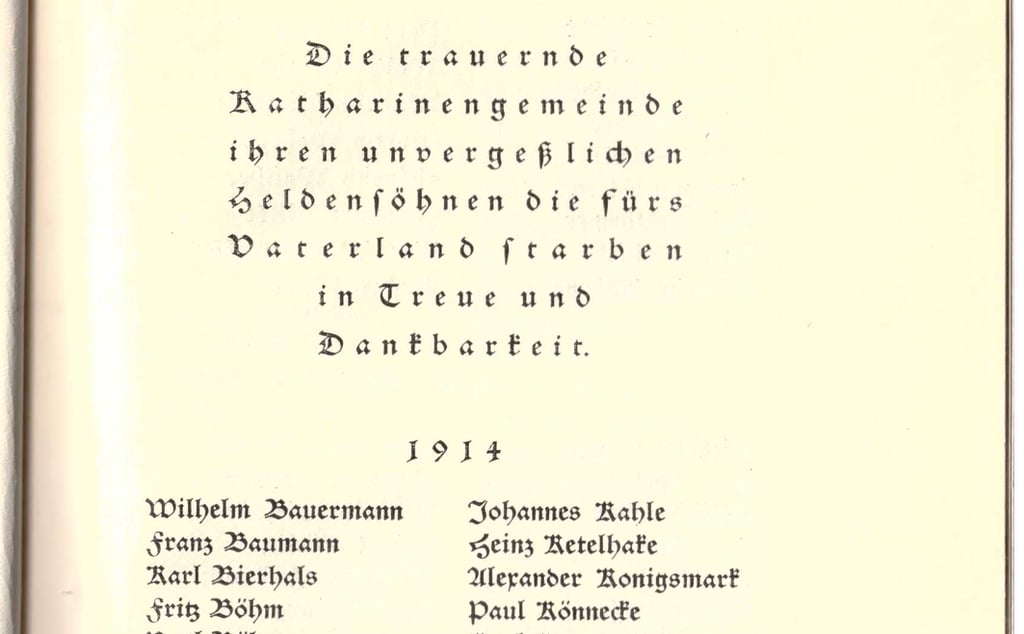 In der Chronik der Katharinenkirche gibt es Hinweise auf die gesuchte Namenstafel.