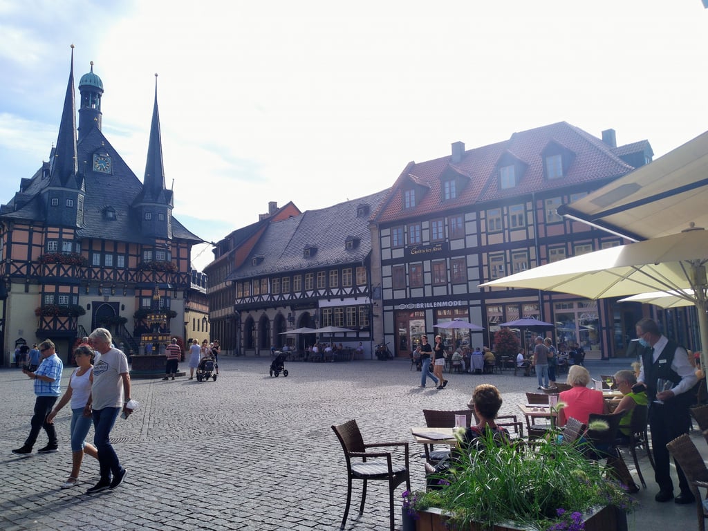 Auch in Wernigerode im Harz sind wieder mehr Urlauber zu sehen.