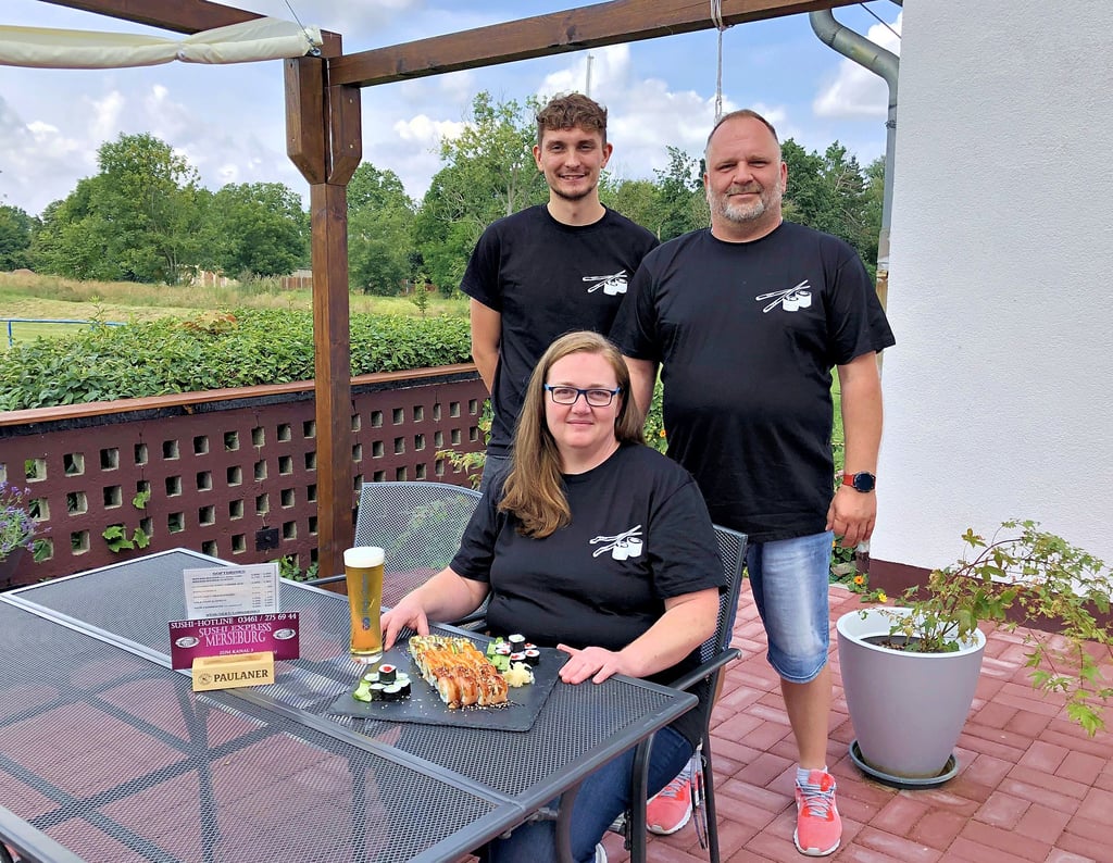 Das Team vom Sushi Express: Kathleen Hanzouli, Steffen Nojack (r.) und Christian Leibham.
