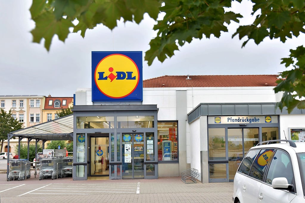 Eingang zur Lidl-Filiale in der Berliner Chaussee in Magdeburg-Brückfeld.