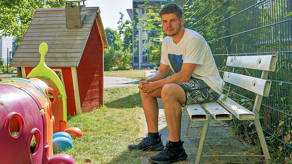 Jan Gamroth bei seiner Freiwilligen-Stelle bei den CampusKids in Magdeburg. Nicht nur dort fehlen noch FSJler für 2022.