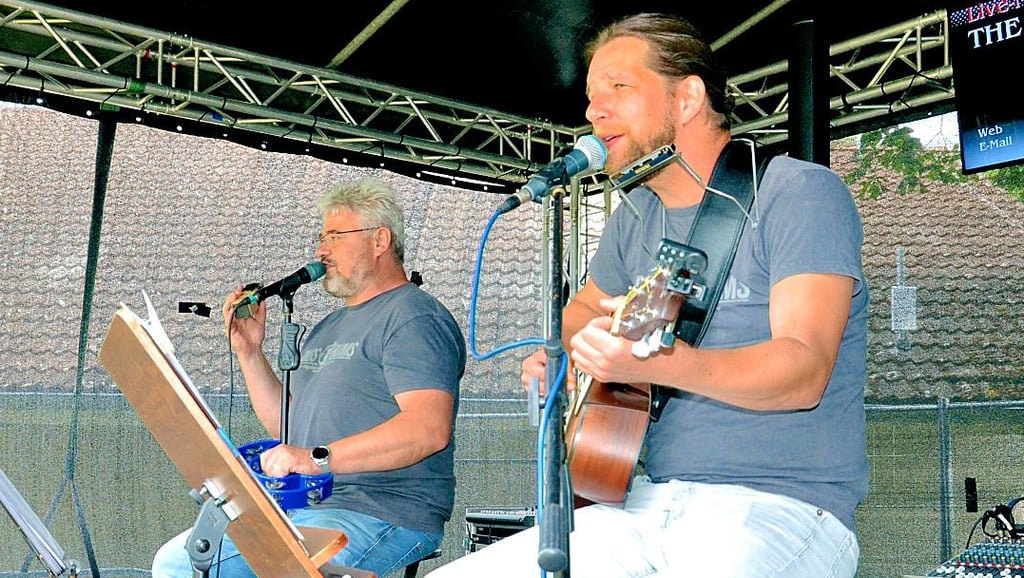 Besonders gut angekommen ist das Duo Dings und Bums (Marcel Wricke und Thomas Nehrkorn). Sie waren beim Frühschoppen am Start.