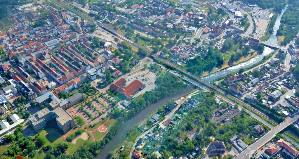 Können alle Fischarten und vor allem genug Tiere die Bode in Staßfurt passieren? Gemeinnützige Naturschützer zweifeln das stark an, weil sie die neue Fischtreppe am Staßfurter Wehr als ungeeignet und völlig unzeitgemäß ansehen. Die Geschichte wird in einer Klage gegen das Land Sachsen-Anhalt münden.