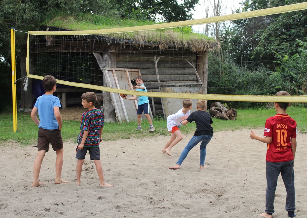 Auf dem Gelände des Umweltzentrums gibt es viele Möglichkeiten für Sport und Spiel.