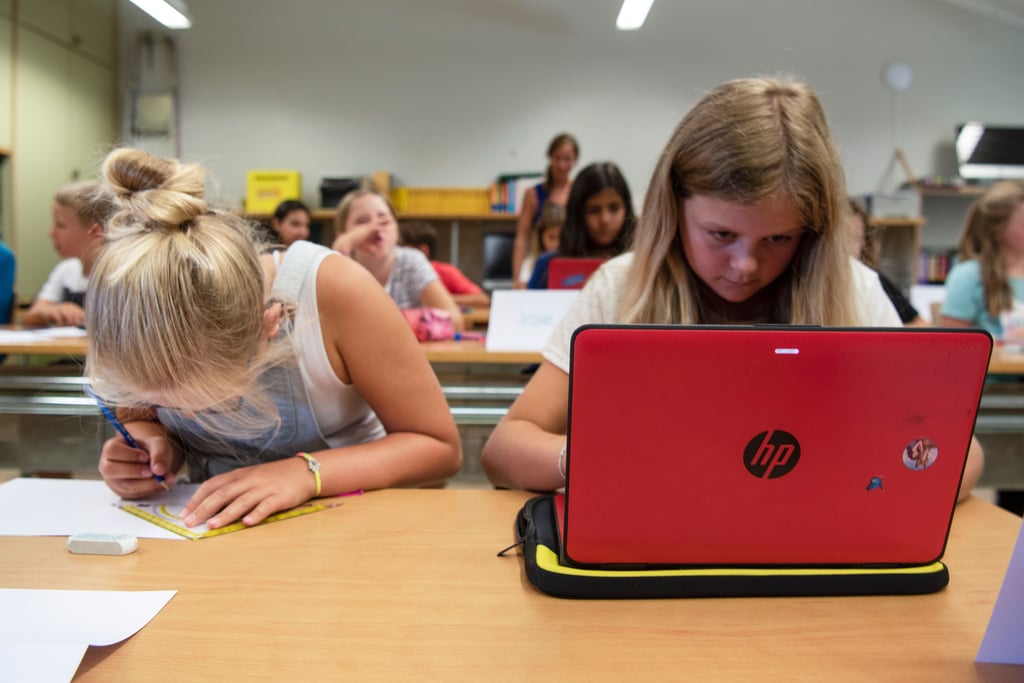 Während der Corona-Pandemie hat sich gezeigt, dass viele Schulen noch nicht ausreichend mit moderner Technik ausgestattet sind.