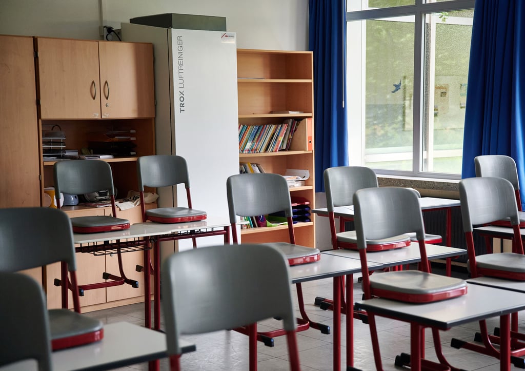 Bis die Anlagen in den Klassenräumen des Landes eingebaumt werden, wird noch einige Zeit vergehen.