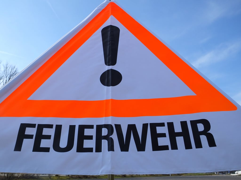 Die Feuerwehr wurde zu einem Brand auf einem Grundstück in Mechau gerufen.