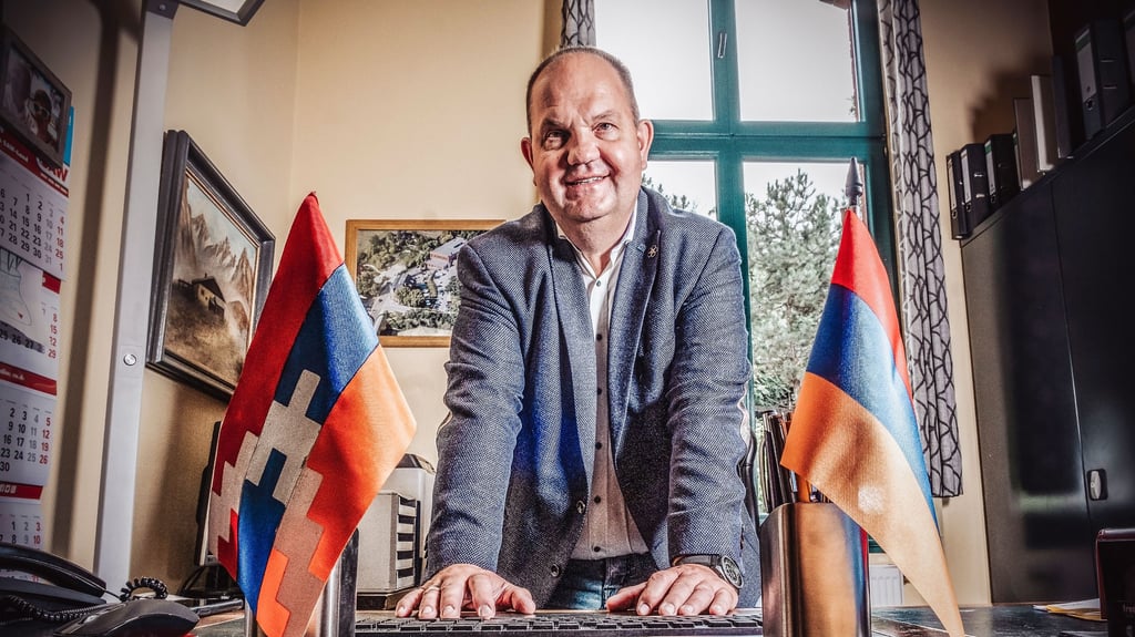 Dehoga-Chef, Unternehmer und Honorarkonsul von Armenien: Michael Schmidt hat viele Aufgaben - manchmal zu viele, sagt er.