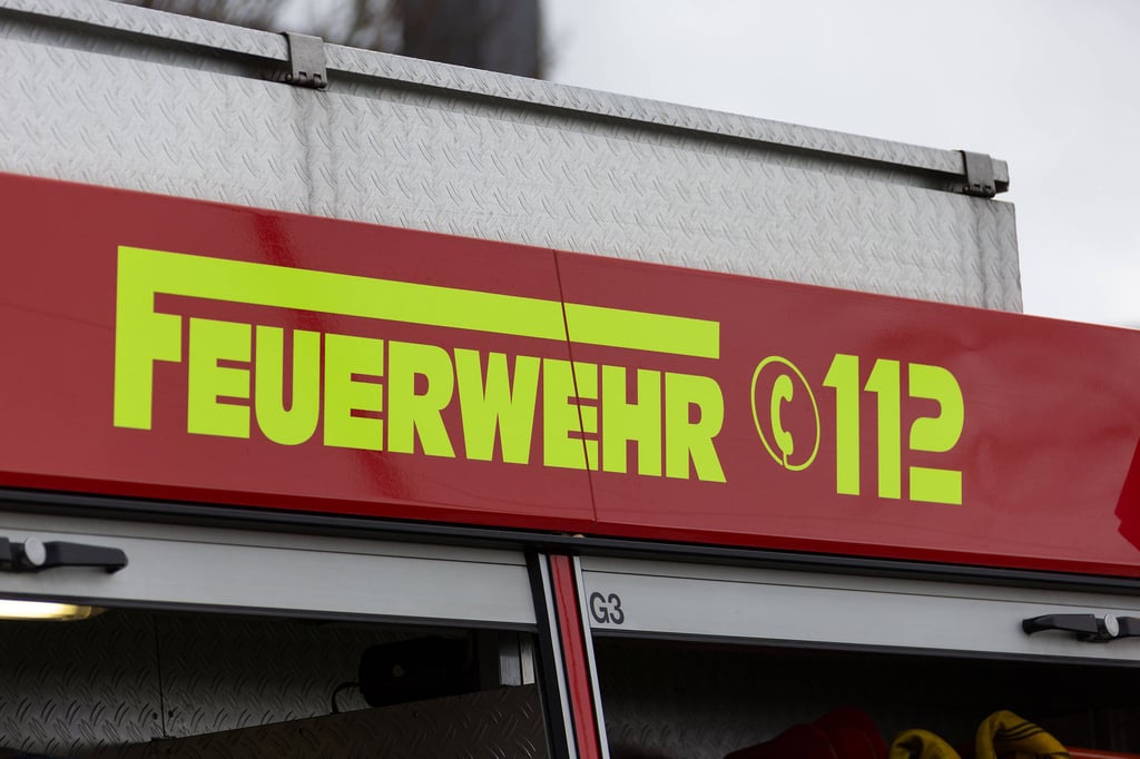 Mehrere Wehren waren in der Nacht zum Samstag in Köthen bei einem vermeintlichen Wohnungsbrand im Einsatz.