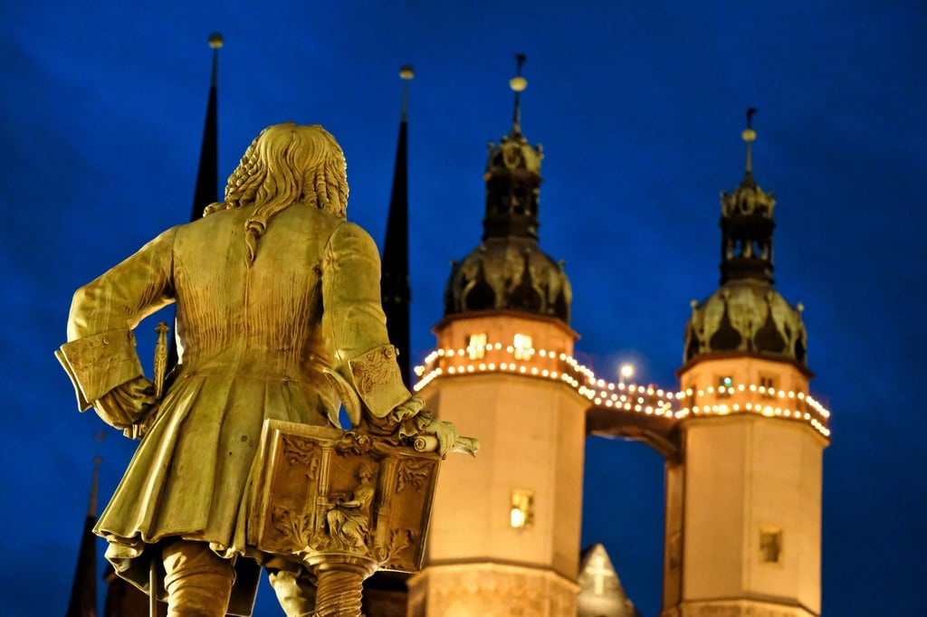 Das Händel-Standbild auf dem Markt.