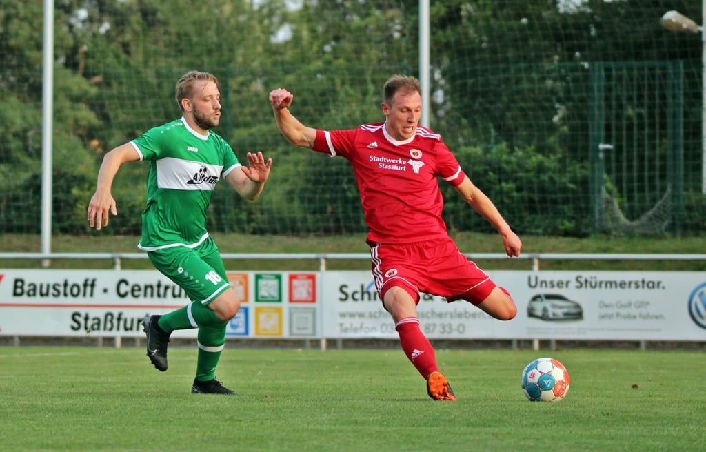 Marc Burdack (rechts) gewann mit dem SV 09 Staßfurt.