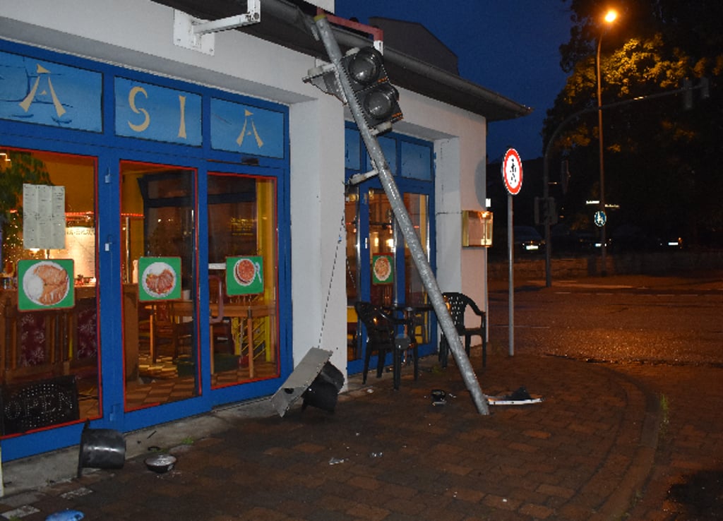 Die angefahrene Ampel