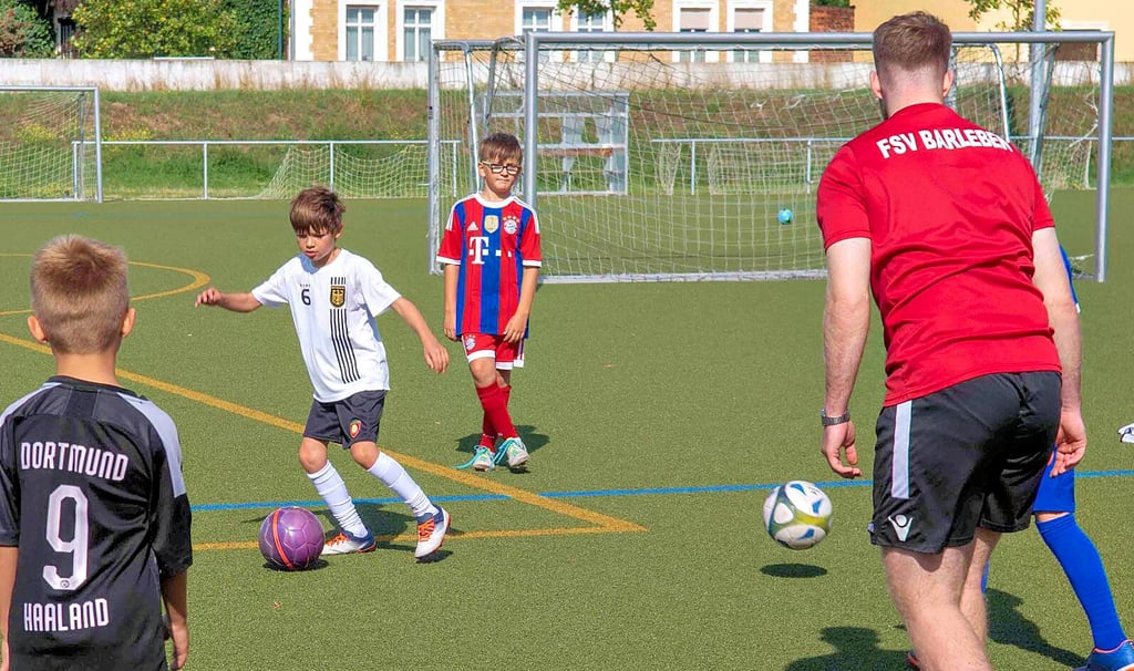 Jeden Tag steht ein anderes Thema auf dem Trainingsplan. Am Dienstag wurde Vormittags unter anderem das genaue Passspiel trainiert.