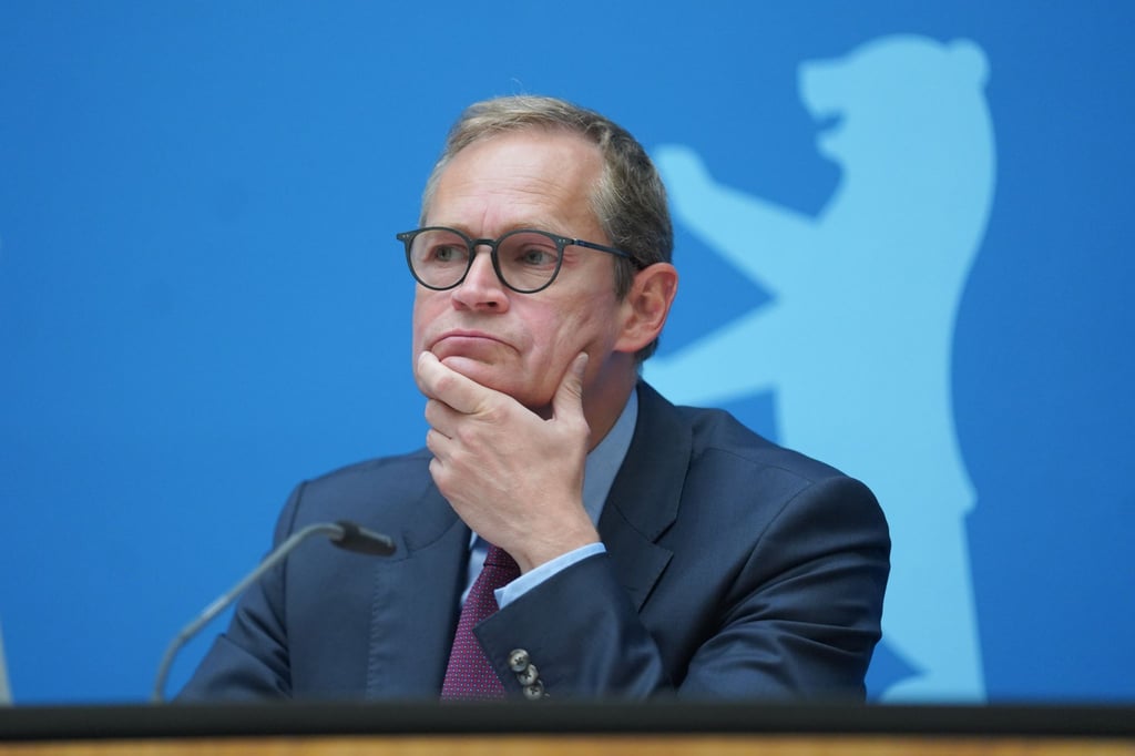 Berlins Regierender Bürgermeister Michael Müller (SPD) nimmt an einer Pressekonferenz teil.