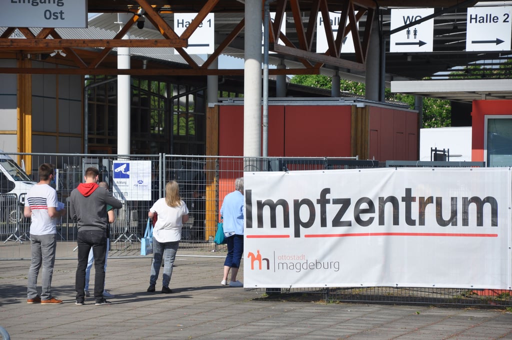 Das Magdeburger Impfzentrum in der Messehalle 3 wird zum 30. September 2021 geschlossen.