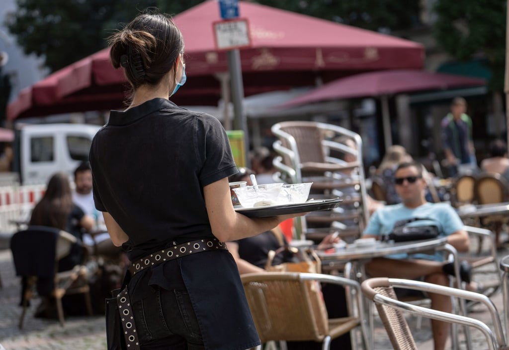 Im Tourismus und im Gastgewerbe sieht das Ifo-Institut wachsende Sorgen.