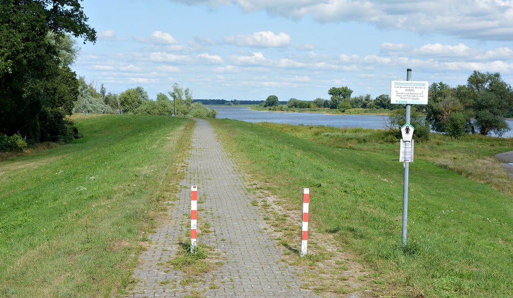 Der Elberadweg gehört auch in der Verbandsgemeinde Seehausen zu den bekanntesten Pisten für Fahrradtouristen. Wer den Fernweg verfolgt, braucht kaum eine knotenpunktbezogene Wegweisung. Aber sobald die Regionen abseits der großen Routen erkundet wird, ist ?Radeln nach Zahlen? das ideale Hilfsmittel für Pedalritter.