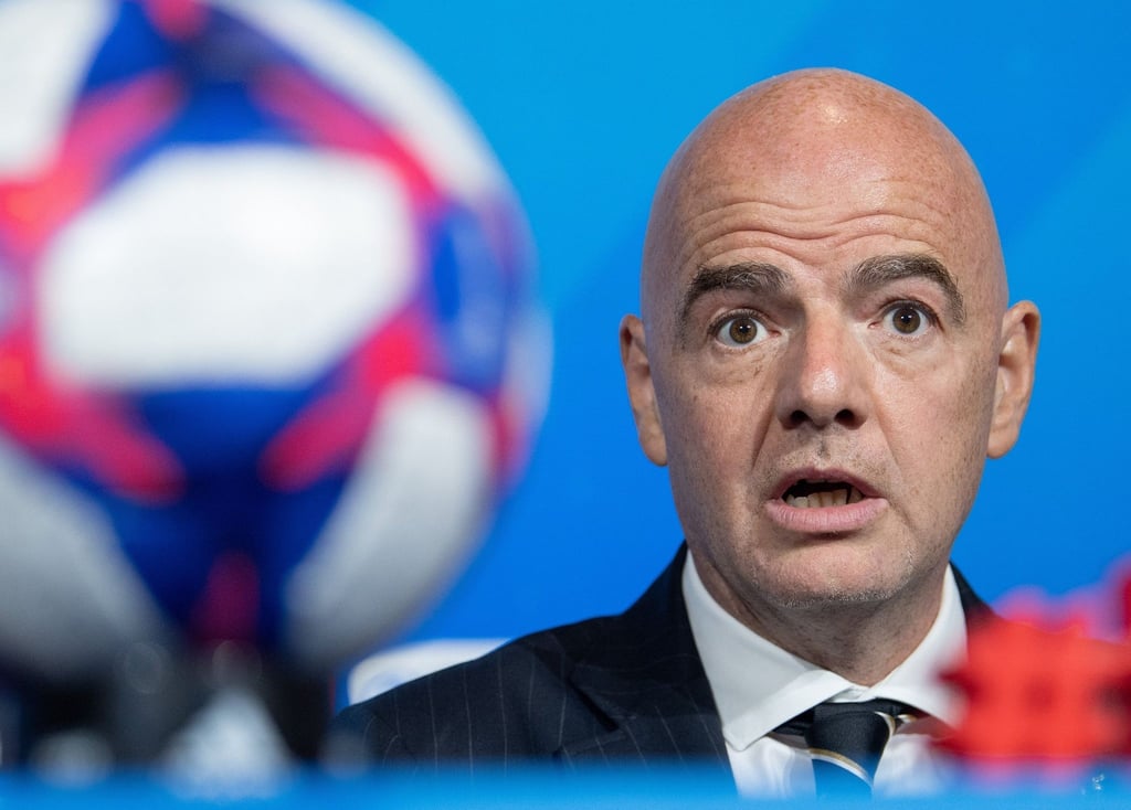 FIFA-Boss Gianni Infantino hat Fußballligen und Vereine dazu aufgerufen, ihre Nationalspieler für die anstehenden Länderspiele abzustellen.