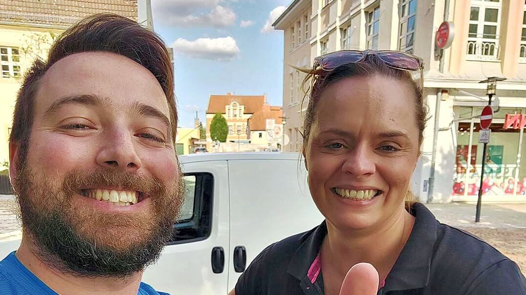 Enrico Joo und Franziska Richter liefen am Dienstag gemeinsam die Strecke durch die Innenstadt ab.