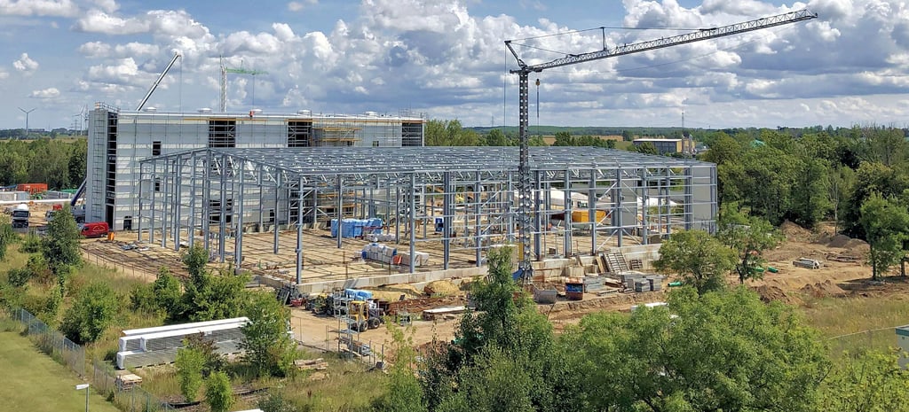 Ein neues Werk wächst im Chemie- und Industriepark. Die Firma Münzing investiert 40 Millionen Euro in Alttröglitz.