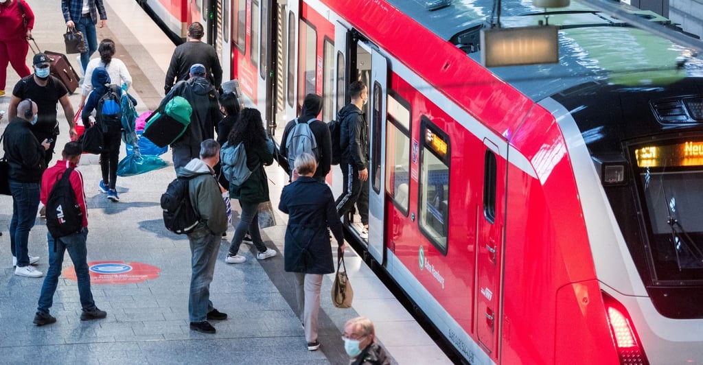 Bahnkunden sind genervt, weil die GDL mit ihren Streiks tagelang den Zugverkehr lahmlegt.