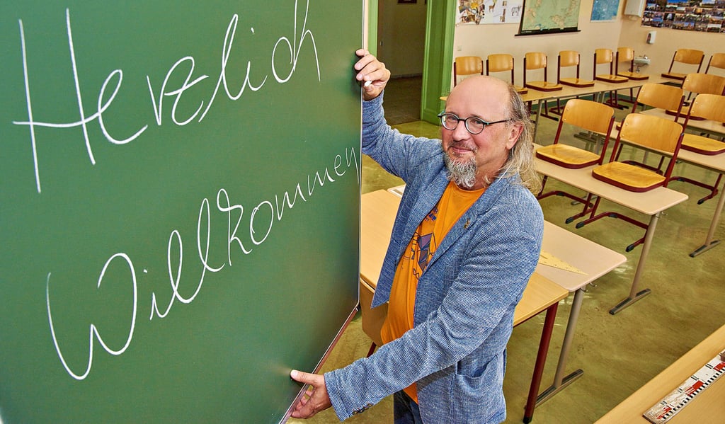 Der neue Schulleiter Torsten Wiehle heißt am nächsten Donnerstag 692 Gymnasiasten zum Schuljahresstart im Carolinum willkommen.